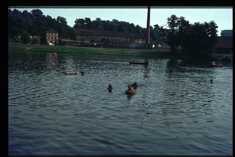 31.Bodenwohr aug 1972 Brigitte,Marion,Peter.JPG